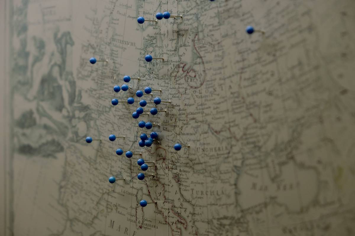 Supply chain risk management dashboard showing real-time disruption alerts